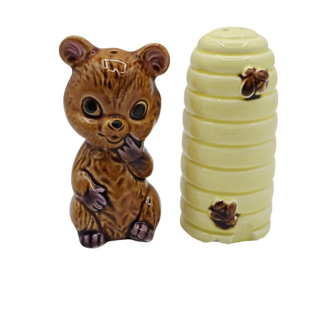Vintage Ceramic Bear & Beehive Salt & Pepper Shakers Cute‎ Pair Collectible Gift